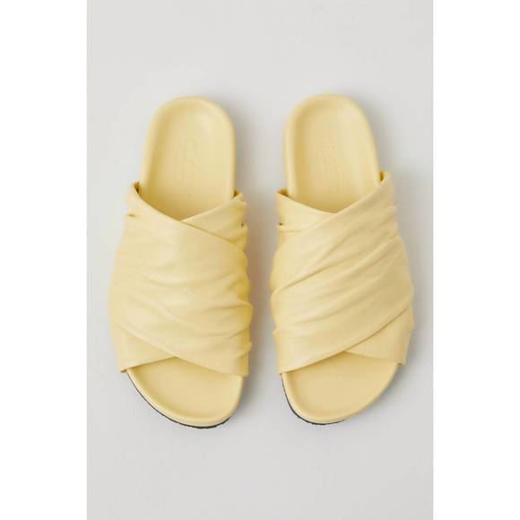 NEW CLOSED women's cross italian leather sandals in yellow orchid - Picture 4 of 7